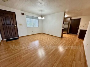 50 E Vine Maple Ln in Union, WA - Building Photo - Building Photo