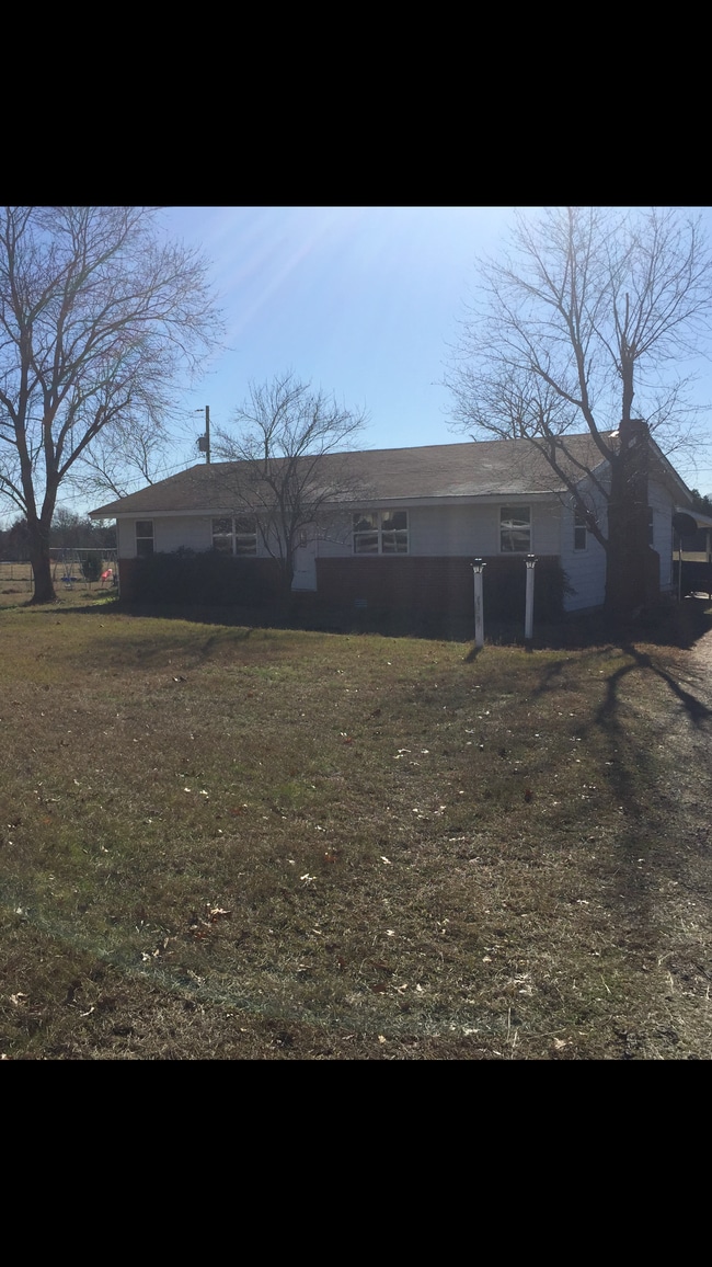9509 AR-352 in Clarksville, AR - Building Photo - Building Photo