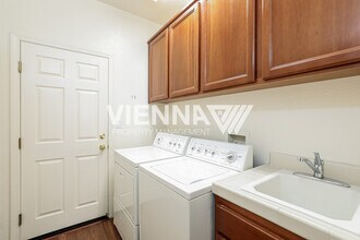 2608 Lark Sparrow Way in Elk Grove, CA - Building Photo - Building Photo