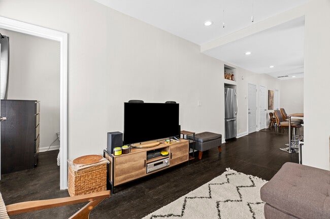 2338 W 18th Pl, Unit Unit 2 in Chicago, IL - Building Photo - Building Photo