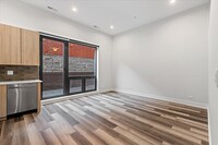 2316 N Clark St, Unit 211 in Chicago, IL - Building Photo - Building Photo