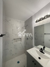 239 Erskine Pl in San Antonio, TX - Building Photo - Building Photo