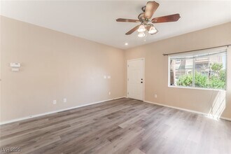 10633 Camel Rock Ct in Las Vegas, NV - Building Photo - Building Photo