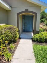 5806 Oak Mill Terrace in Palmetto, FL - Building Photo