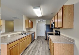 2121 Centergrove Rd in Kannapolis, NC - Foto de edificio - Building Photo