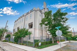 5101 Allen St in Houston, TX - Building Photo - Building Photo