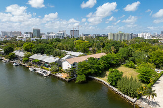 Riverview Landings Condominium in Miami, FL - Building Photo - Building Photo