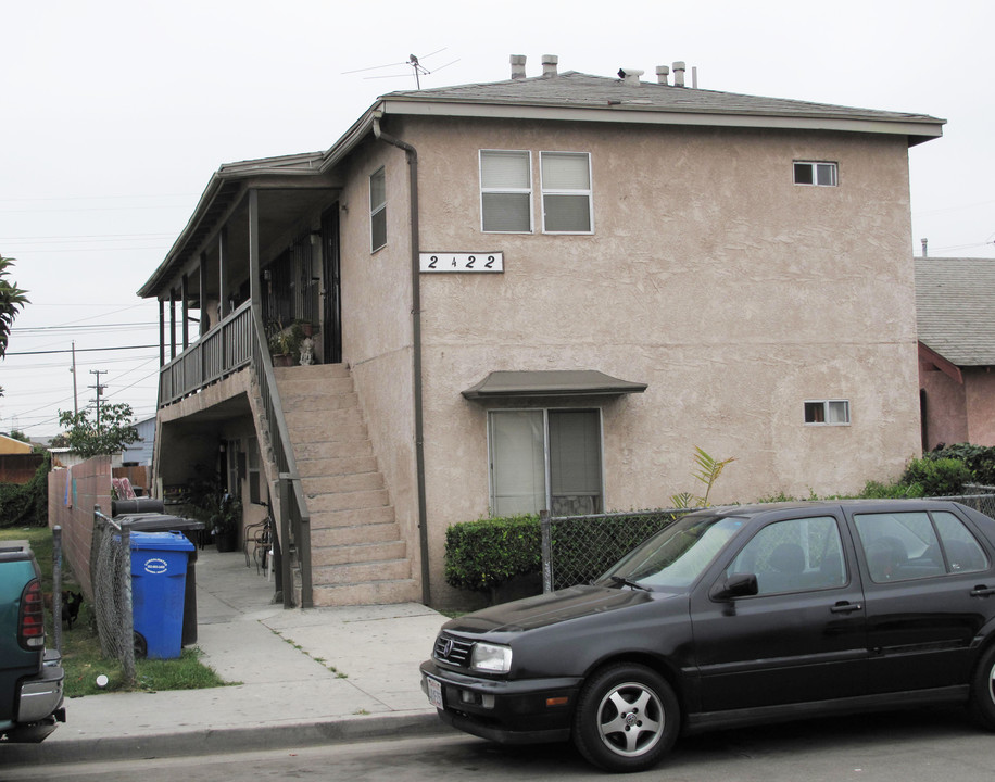 2422 Sale Pl in Huntington Park, CA - Building Photo