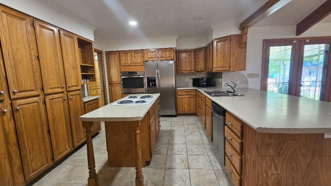 property at 728 W 800 S