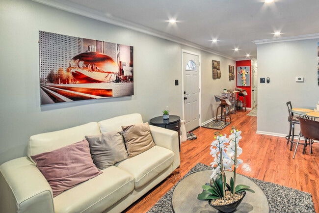 703 S Central Park Ave, Unit SI FL1-ID1545959P