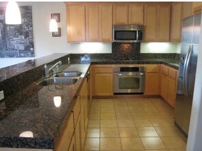 2095 Samaritan Dr in San Jose, CA - Foto de edificio - Building Photo