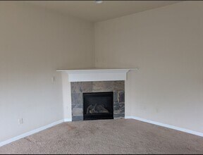 2641 NW Beehollow Ln in Albany, OR - Building Photo - Building Photo