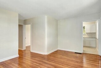 3047 S Peninsula Dr in Daytona Beach, FL - Building Photo - Building Photo