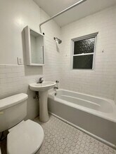 4240 Holly St, Unit 2N in Kansas City, MO - Building Photo - Building Photo