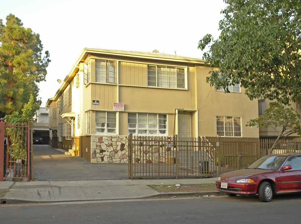 5841 Virginia Ave in Los Angeles, CA - Building Photo