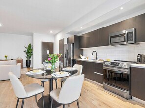 398 NE 5th St in Miami, FL - Foto de edificio - Building Photo