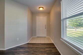 5701 Talons Crest Cir in Fort Worth, TX - Building Photo - Building Photo