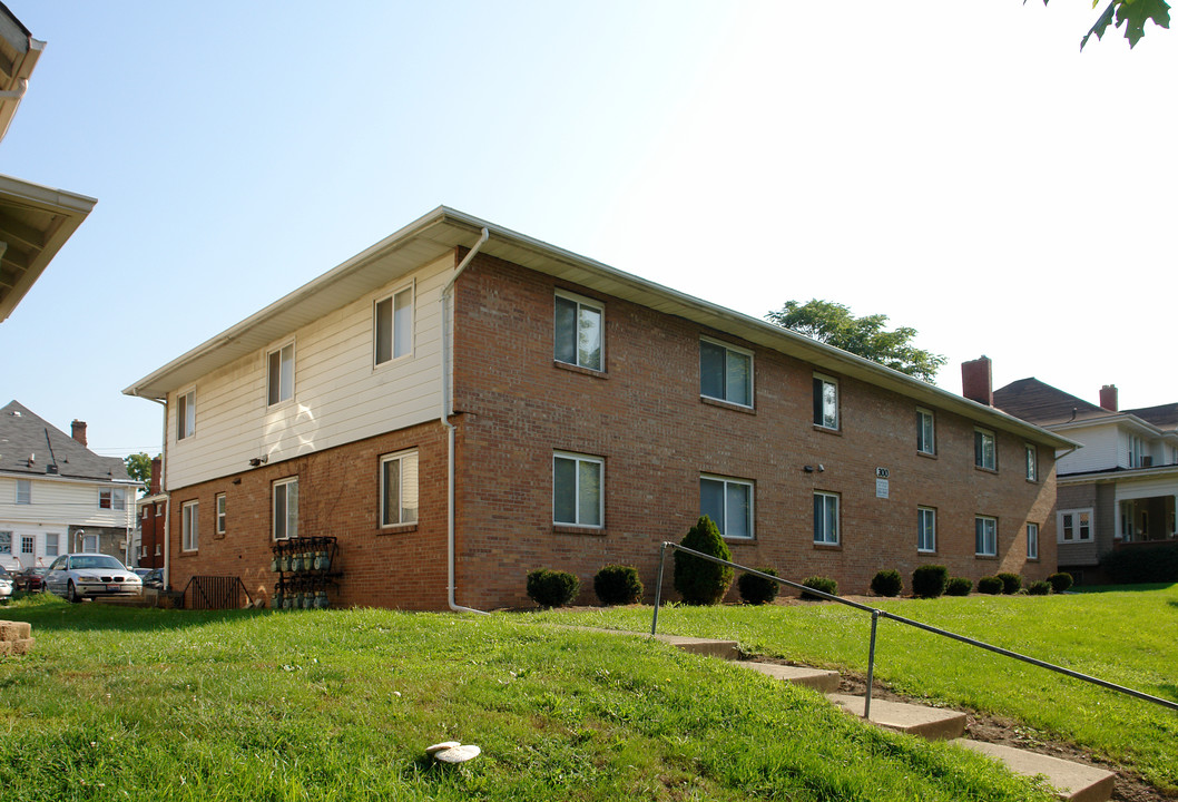 300 E 16th Ave in Columbus, OH - Foto de edificio