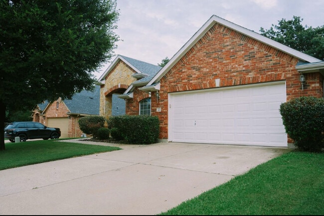 614 Valencia Dr in Arlington, TX - Building Photo - Building Photo