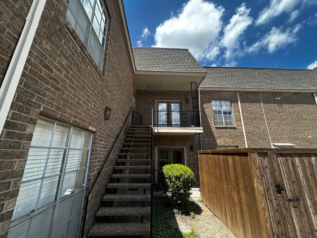 4434 Harlanwood Dr, Unit 221