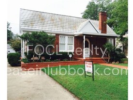 2207 16th St in Lubbock, TX - Building Photo