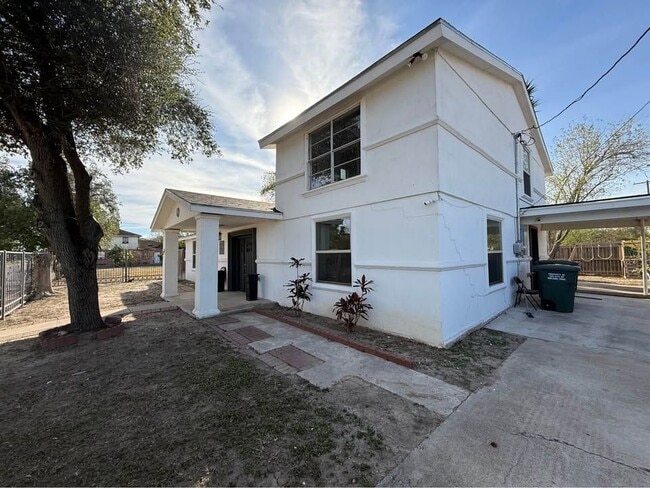 233 S Iowa St in San Juan, TX - Building Photo - Building Photo