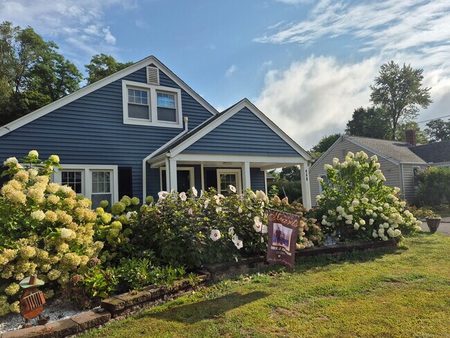 468 Church St in Wallingford, CT - Building Photo - Building Photo
