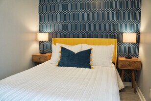 912 E Spring St, Unit 3 in New Albany, IN - Building Photo