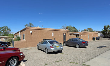 617-621 Monroe St NE in Albuquerque, NM - Building Photo - Building Photo