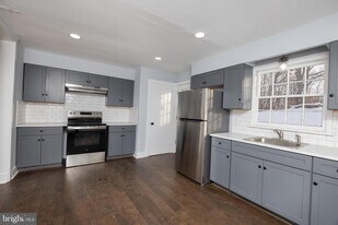 6192 Lower York Rd in New Hope, PA - Building Photo