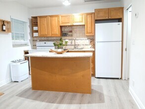 1137 NE 9th Ave in Delray Beach, FL - Building Photo - Building Photo