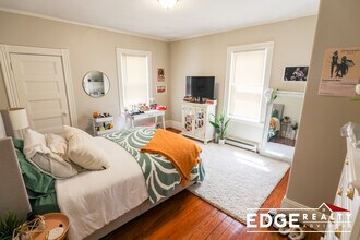 73 Bigelow St, Unit 2 in Boston, MA - Foto de edificio - Building Photo