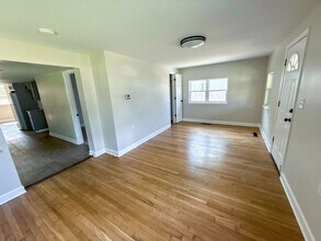 962 Whitethorne Ave in Columbus, OH - Building Photo - Building Photo