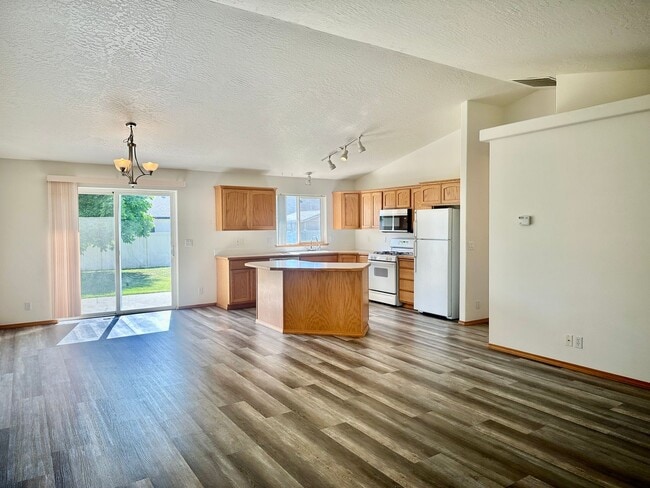 7304 Aaron St in Coeur d'Alene, ID - Building Photo - Building Photo