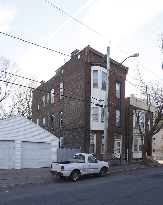 398 8th St in Troy, NY - Building Photo