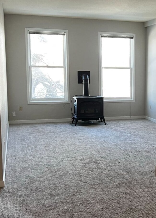 property at 525 Red Lady Ave