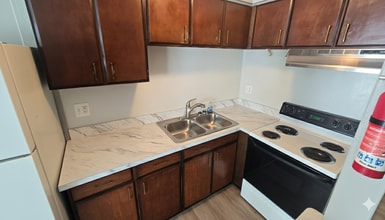 46169 Jefferson Ave, Unit 4 in New Baltimore, MI - Building Photo - Building Photo