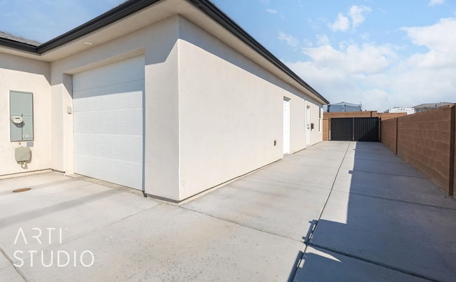 1815 E Yant Flat Dr in Saint George, UT - Building Photo - Building Photo