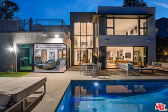 1172 Linda Flora Dr in Los Angeles, CA - Building Photo - Building Photo