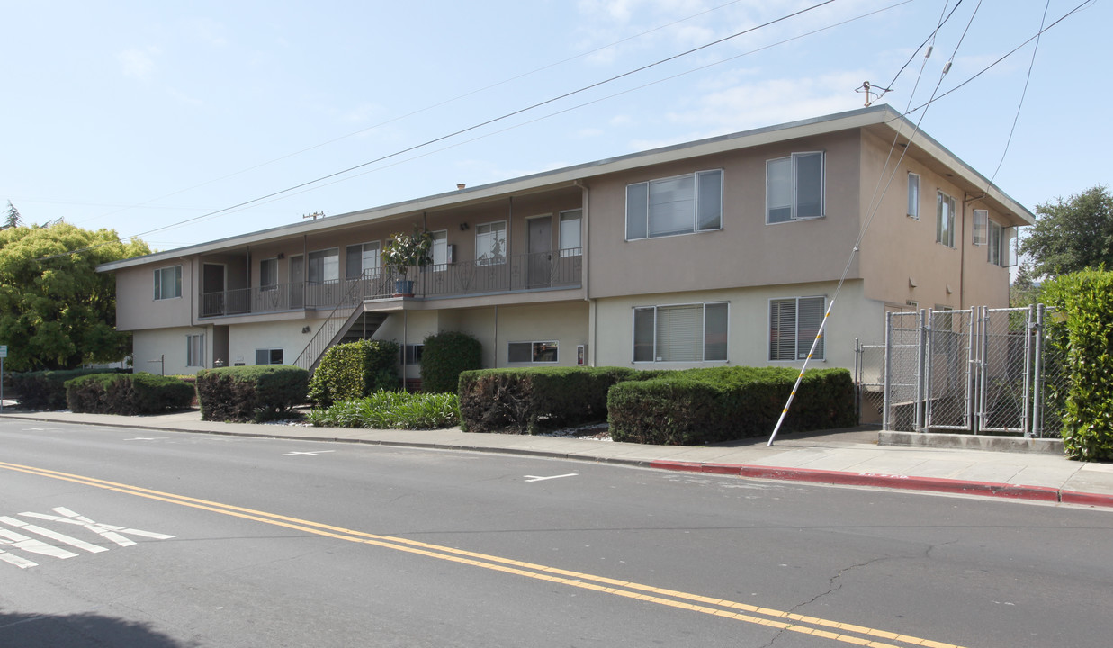 1296 Laurel in San Carlos, CA - Foto de edificio