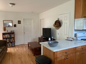 315 E Woodbury Rd, Unit 315 in Altadena, CA - Building Photo - Building Photo