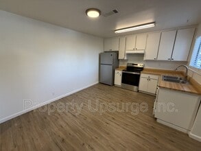 1825 Roanoke Ave in Redding, CA - Building Photo - Building Photo