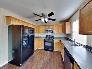 2123 Red Oak Dr in Round Lake, IL - Building Photo - Building Photo