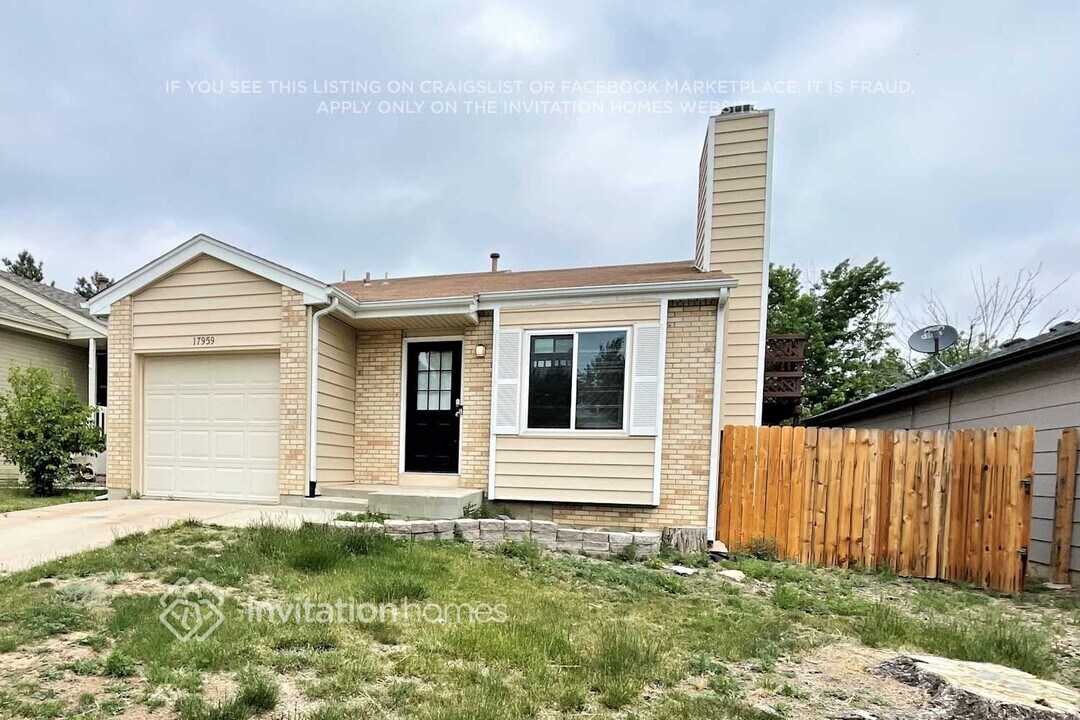 17959 E Cornell Dr in Aurora, CO - Foto de edificio