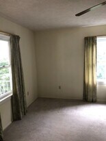 956 Bedford St, Unit Left -side B in Claysburg, PA - Building Photo