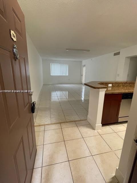 761 N Pine Island Rd in Plantation, FL - Building Photo - Building Photo