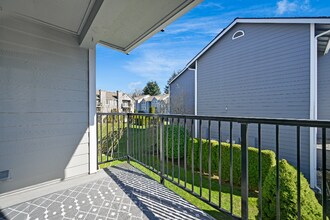 12530 109th Ct NE in Kirkland, WA - Building Photo - Building Photo