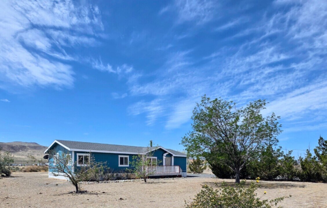 3545 Graham Ave in Silver Springs, NV - Building Photo