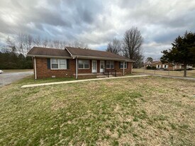 4627 Franklin Rd in Murfreesboro, TN - Building Photo