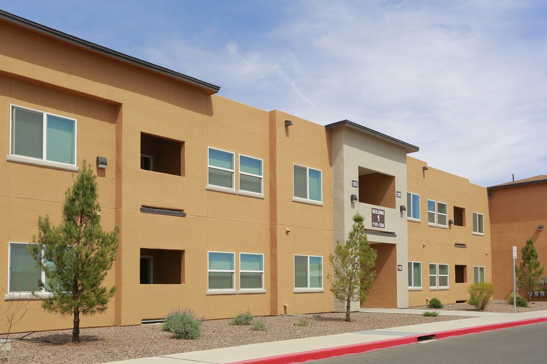 Keystone Place in El Paso, TX - Building Photo